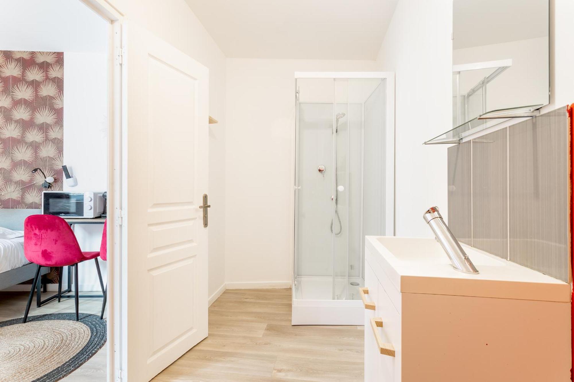 S&K Suite Grande Rue Roubaix - Chambre Spacieuse Et Sdb Privee - Netflix Et Cuisine Екстер'єр фото